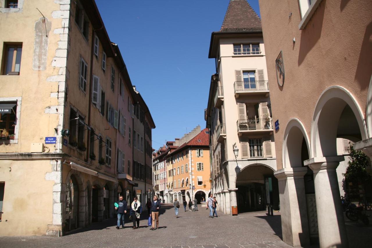 Nid Douillet Bed & Breakfast Annecy Exterior foto