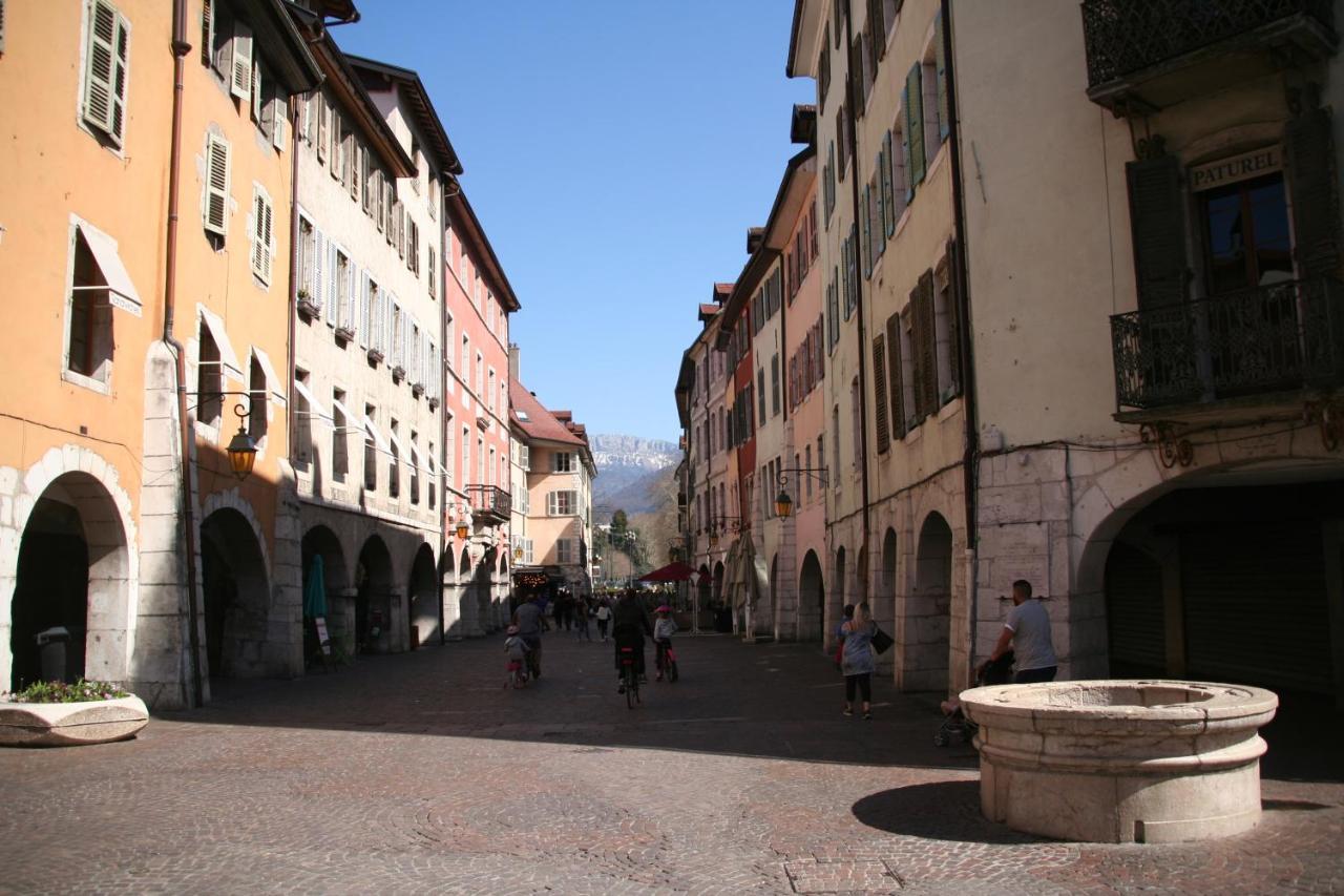 Nid Douillet Bed & Breakfast Annecy Exterior foto