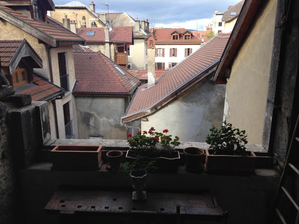 Nid Douillet Bed & Breakfast Annecy Exterior foto