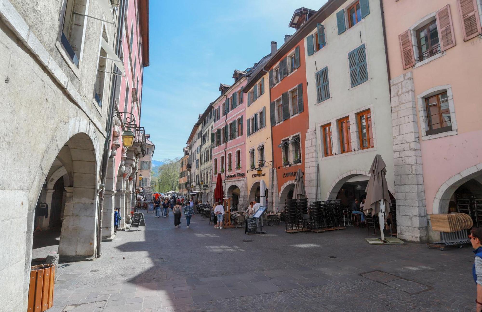 Nid Douillet Bed & Breakfast Annecy Exterior foto