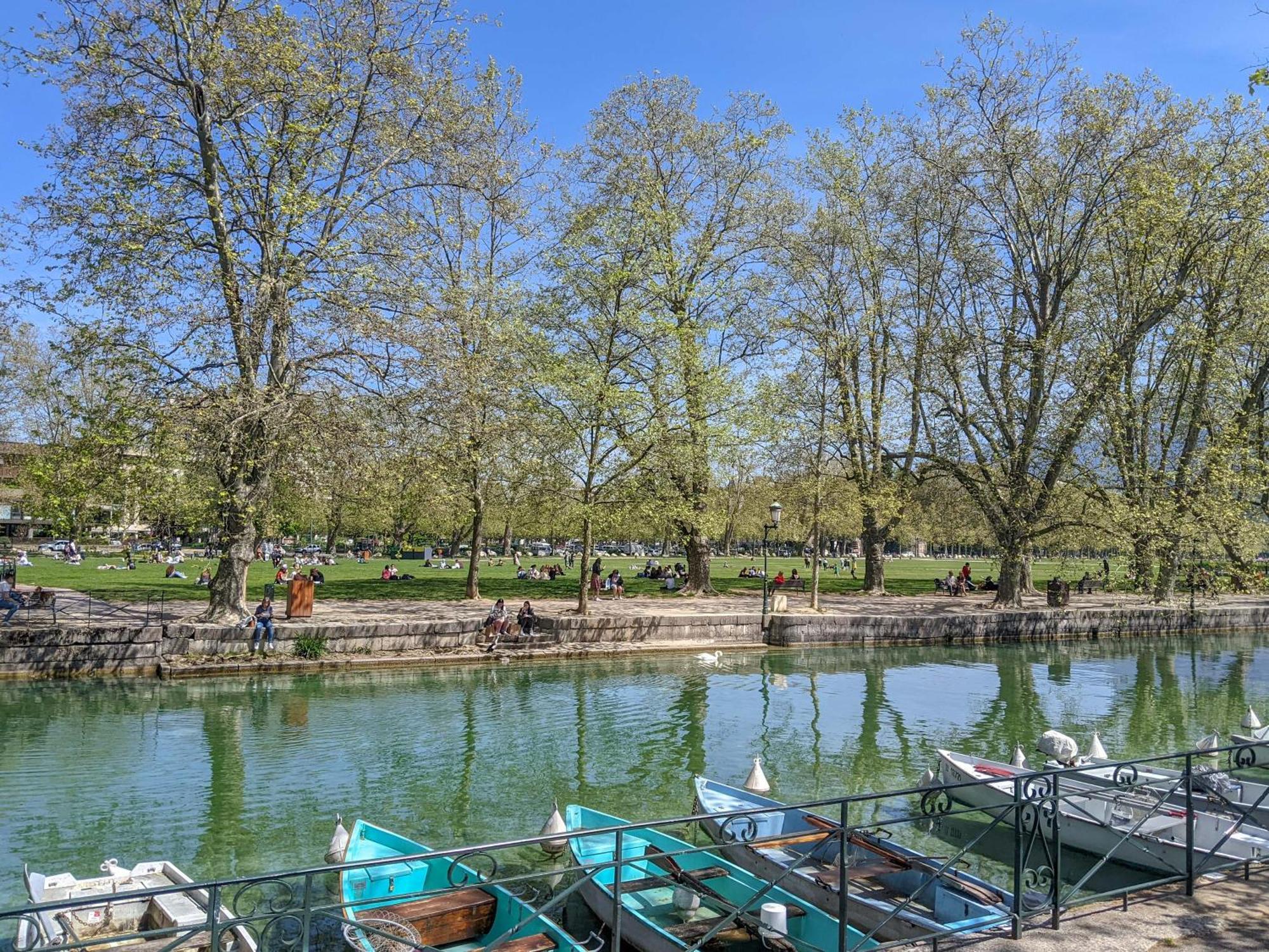 Nid Douillet Bed & Breakfast Annecy Exterior foto